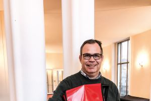 HOLE-X DIE | TASCHE MIT DEM LEUCHTRING