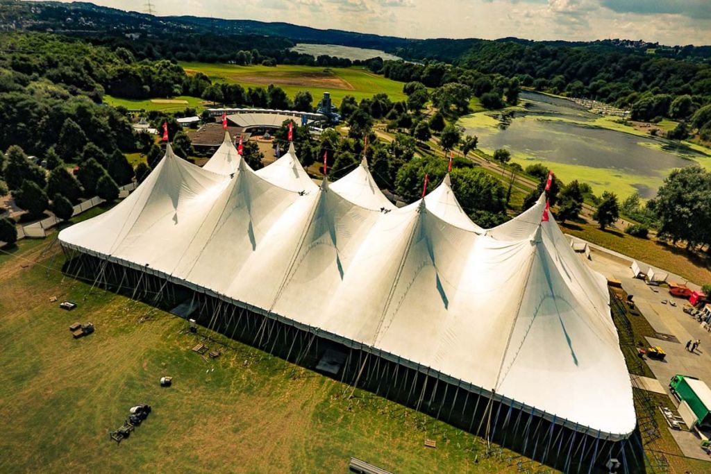 Fantastischer Blick auf das Festival-Areal: Bereits in wenigen Tagen verleihen tausende Besucher dem Festivals den beliebten Urlaubs-Flair (© Kai Hoffmann)